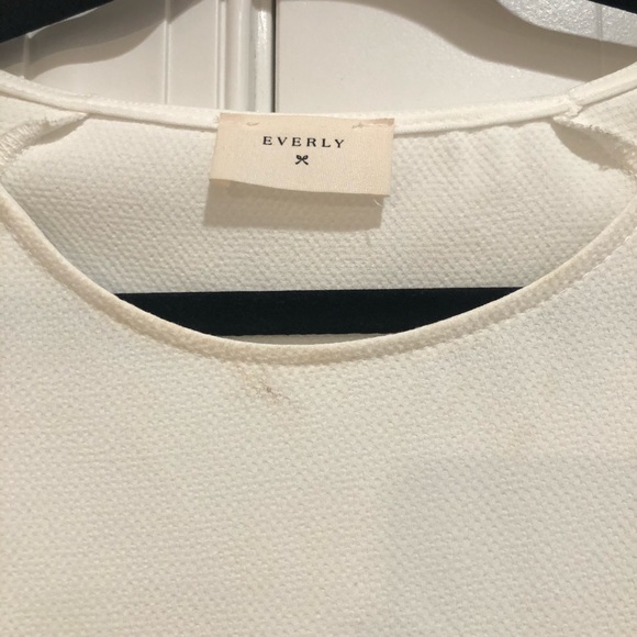 **currently unavailable** White Blouse 🌸 - Picture 3 of 4